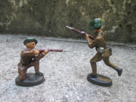 ELASTOLIN 2 Belgium soldiers chasseur Ardenne, 2 Belgische soldaten Ardense jagers  nette staat