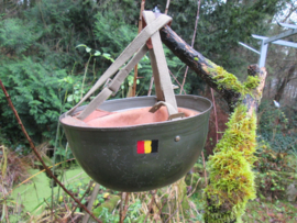 Belgium para helmet ABL. Belgische para helm met originele beschildering op naam. Jaren 50- 60 naar Engels model, apart stuk Belgie gebruikte deze helm ook nog in de Congo, en om uit luchtbalonnen te springen.