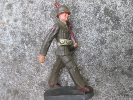 ELASTOLIN 6 American soldiers. 6 Amerikaanse soldaten marcherend. mint staat jaren 50.