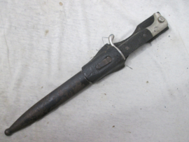 German dress bayonet, with late war frog. Duitse parade bajonet seitengewehr met ersatz drager, maker Eichhorn, nette staat.