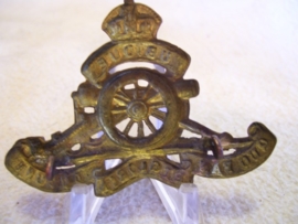 English cap badge Royal Artillery, Engels baretembleem