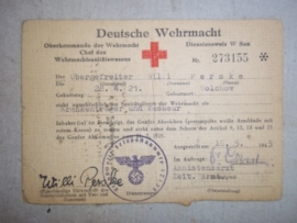 Grouping German papers of a NSFK member, very rare official red cross indentification card.Setje NSFK papieren, 2 ausweisen EK 2e klas papier en zeer apart het officiele Rode Kruis legitimatie conferentie v. Geneve.