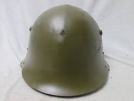 Bulgarian steelhelmet M-1936. Bulgaarse helm M-36 met binnenwerk, nette staat.