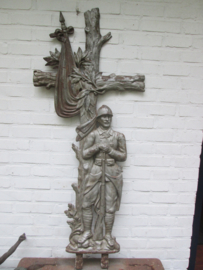French memorial plaque PORTILION TOURS. Gietijzeren Franse plaquette ter herinnering aan WO1. zeer bijzonder en uniek stuk afmeting 110 cm bij 50 cm.