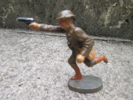 ELASTOLIN American soldier running with pistol. Amerikaanse soldaat lopend met pistool goede staat.