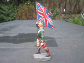 CHIALU Scottish soldier with the Union Jack. Schotse soldaat met de Engelse vlag. goede staat.