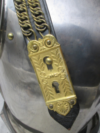 Frans officiers kuras M-1825, voor en achterzijde hebben gelijke makers.
