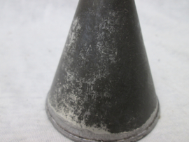 British Army oil can nicely marked 1955 ver nice modell. Zeer apart oliebusje Engels leger dit is naoorlogs, maar in WO2 had je deze ook.