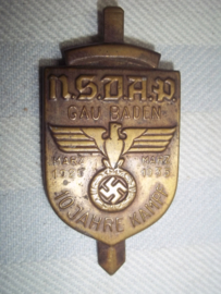 German Tinnie NSDAP- 10 Jahre kampf. Gau Baden 1925-1935. Duitse tagungsabzeichen apart. goede staat