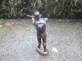 ELASTOLIN 10 cm. German soldier shooting. Duitse soldaat schietend goede staat antiek speelgoed.