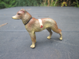 GJ/ NB French red cross soldier with dog. Franse rode kruis soldaat met hond.
