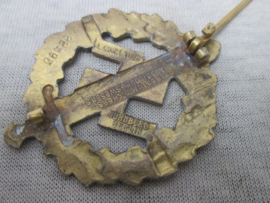 German SA sporting badge gilt with number. Duits SA sport embleem verguld  L.Chr.Lauer Nürnberg Berlin. Eigentum  Ausbildungswesen, met nummer bijzonder zeldzaam stuk.