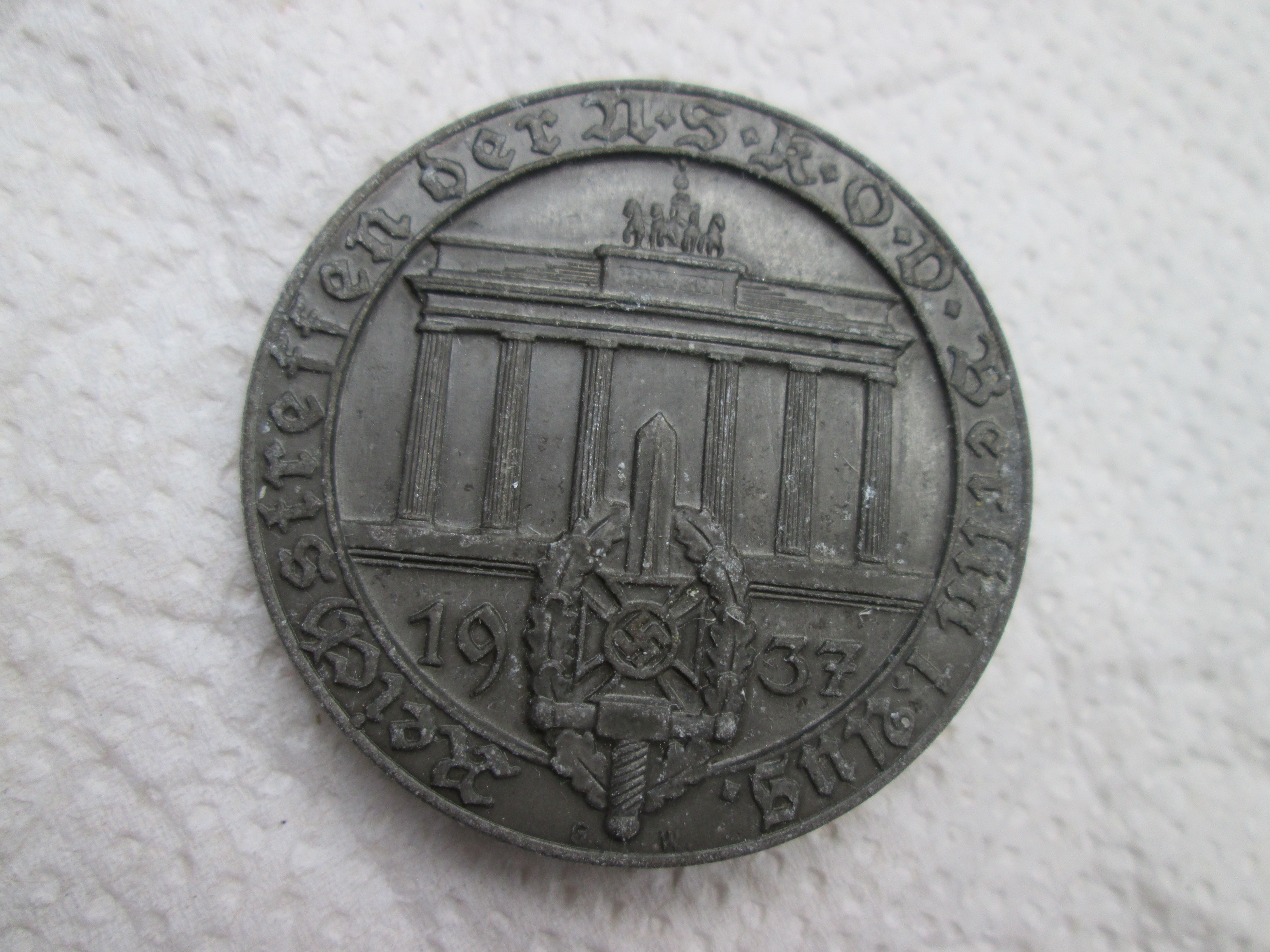 German tinnie, rally badge, Duitse tinnie, N.S.K.O.V. Reichstreffen Berlin 1 Aug. 1937