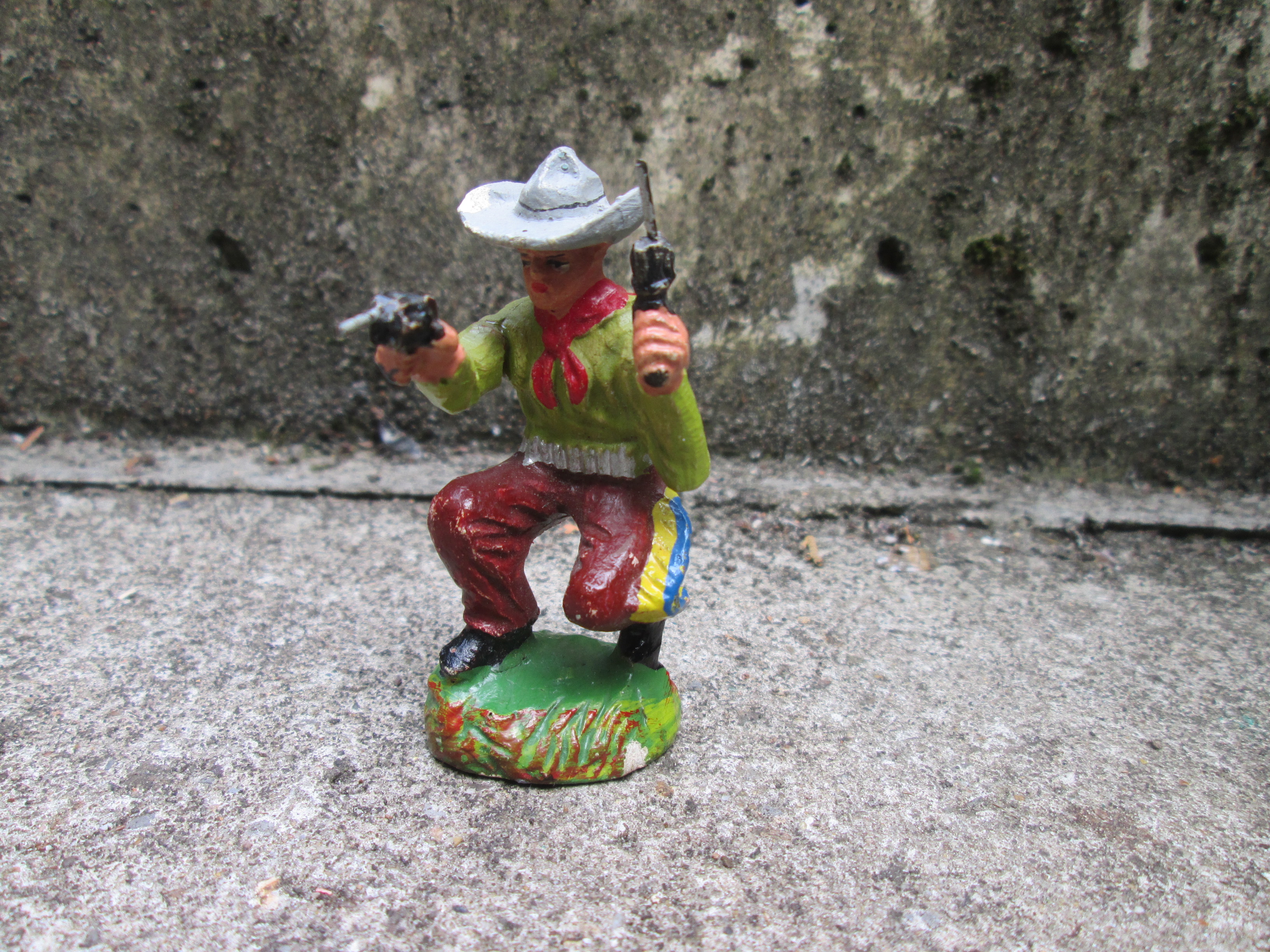 DURSO cowboy. with 2 guns Durso cowboy