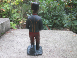 Belgium soldier. Gipsen beeld van een Belgische gids in dolman en kolbak nette  staat  36 cm.