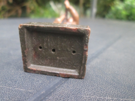 LINEOL Belgium soldier with rifle. 10 cm Belgische soldaat schietend groot model.