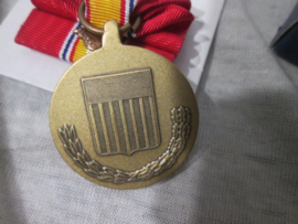 US medal in original box. Amerikaanse medaille Military Defense Service in originele uitgifte doos.