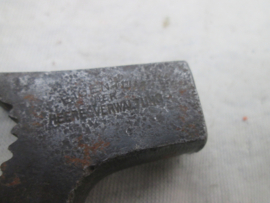 German plier for the machine gun. marked Eigentum der Heeresverwaltung. Machine geweertang mooi gemarkeerd TOP item.