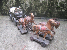 German wagon with 4 horses nice condition. Duitse soldaten met paard en wagen zeer goede staat leuk verzamel item TOP.