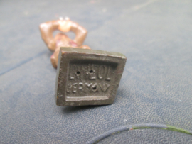 LINEOL Belgium officer with binocular, smaler size. Belgische officier met verrekijker kleiner model.