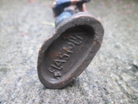 ELASTOLIN 10 cm. Dutch soldier. Nederlandse soldaat met schako en fluit antiek speelgoed bespeeld.