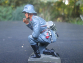 LINEOL German Luftwaffe FLAK soldier Duitse luchtmacht soldaat zeer goede staat, zeldzaam figuur. mooi met bajonet met troddel.