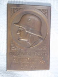 German plaque 10. Sächs. Inf, Regt. Eignungsprufung fur Krümper 1932 2.platz. Bronzen plaquette Reichswehr  6 bij 4 cm.