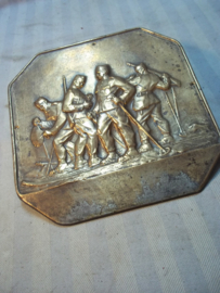 Bronze plaque with Austrian- German mountaintroops. Bronzen plaquette met Oostenrijks- Duitse bergjagers 20 bij 20 cm. zeer bijzonder.