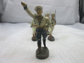 ELASTOLIN German sailors marching WW1  Imperial Reichsmarine played condition very rare. 7 matrozen van de Keizerlijke Rijksmarine zeldzaam geheel.