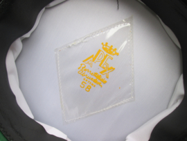 Italian officers police cap. Italiaanse officiers pet politie Carabinieri. rode bies.