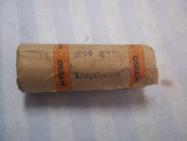 German lamp in his original packing. KRIEGSMARINE lamp in verpakking beide gestempeld. nog 2 stuks, prijs is per lamp in verpakking.