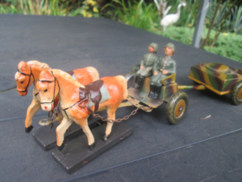 German field kitchen with horses. Duitse veldkeuken getrokken door paarden.