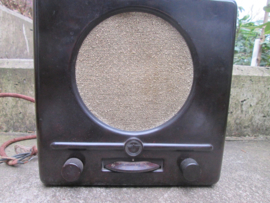 German radio,Duitse radio, de Kleinempfänger, Volksempfänger, bakeliet in goede staat, met achterplaat en 1 rijksadelaar, geen stekker. zeer decoratief item.