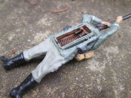 BELLUM German soldier with shooting system. Duitse soldaat met schiet mechaniek. werking niet getest.