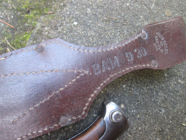 German M 1898/ 05 sawback bayonet maker Simson & Co. Suhl. spine dated 1915 under crown W. with scabbard and frog Hans Römer Neu- Ulm 1914 BAM 9 30. Duitse zaagrug Butcher bajonet in een zeer nette staat.