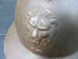 Belgium lightmeight officers helmet M33. Belgische aluminium helm officiersmodel, met binnenwerk, zeldzaam stuk.