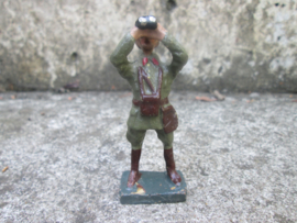 DURSO Belgium officer with binoculars. Belgische officier met verrekijker.