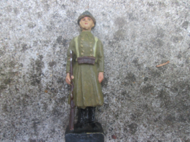 DURSO Belgium soldier on guard, Belgische soldaat op wacht WO2, in lange jas, leuk model.