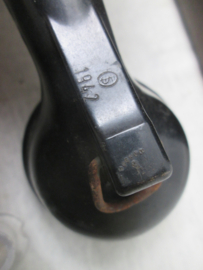 German fieldtelephone m-33, nicely marked and complete. Duitse veldtelefoon Feldfernsprecher 1933, compleet en mooi gemarkeerd TOP stuk.