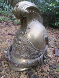 French brass fire department helmet 1872, used condition. Franse brandweerhelm 3e Republiek type 1855 gemodificeerd in 1872. Srs. Pompiers de Murs, zeer nette helm ondanks de leeftijd.
