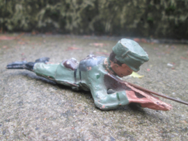 ELASTOLIN 10 cm. Austrian soldier. Oostenrijkse soldaat schietend antiek speelgoed.