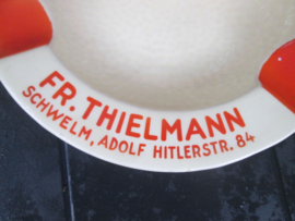 German advertisment item for pencils 1930- 1940 EBERHARD FABER. Duits reclame titem een asbak met daarop een potlood geschonken door de firma aan de winkelier op de ADOLF HITLER Stasse. Zeer bijzonder stuk.