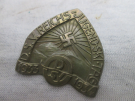 German tinnie, rally badge, Duitse tinnie HJ related. Deutsche Ski Verrein- Reichs- Jugend- Ski- Tag 1933-1934. Hitler- Jugend badge.  maker Deschler und Söhne- München.
