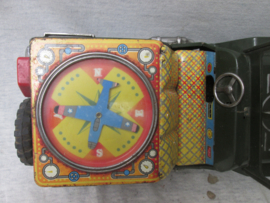 Tin toy jeep. Blikken speelgoed jeep, RADIO BEACON. jaren 50, made in Japan.