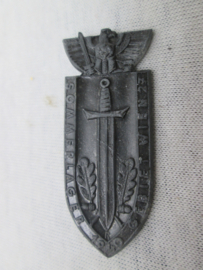 German tinnie, rally badge, Duitse- Oostenrijkse tinnie HJ. Hitler- Jugend Sommerlager Gebiet Wien 27, 1940 zeer zeldzame tinnie, rare item.met maker hersteller Brüder Schneider Wien.