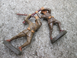 ELASTOLIN 2 British soldiers fighting. 2 Engelse soldaten in gevecht, bespeelde staat