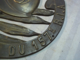 Bronse remembrance plaque French regiment WW1 157 R.I.A. Regiment Infanterie Alpin. Bronzen plaquette zeldzaam, 48 bij 29 cm. 1,7 kilogram.
