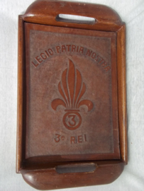 Wooden tray with  3. REI . Houten dienblad met he tembleem van de 3e REI Regiment etrangere de Infanterie Vreemdelingen legioen legion etranger foreign Legion.