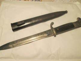 German dress bayonet with etching. Duitse parade bajonet met inscriptie Erinnerung an meine Dienstzeit met 2 Wehrmacht adelaars maker hersteller FW Holler Solingen.