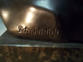 Statue of a Swiss soldier with helmet 1940, signed. . Buste van een Zwitserse soldaat  14 cm.